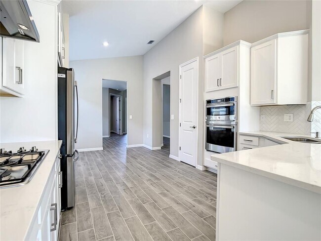 Building Photo - 2675 Ridgetop Ln