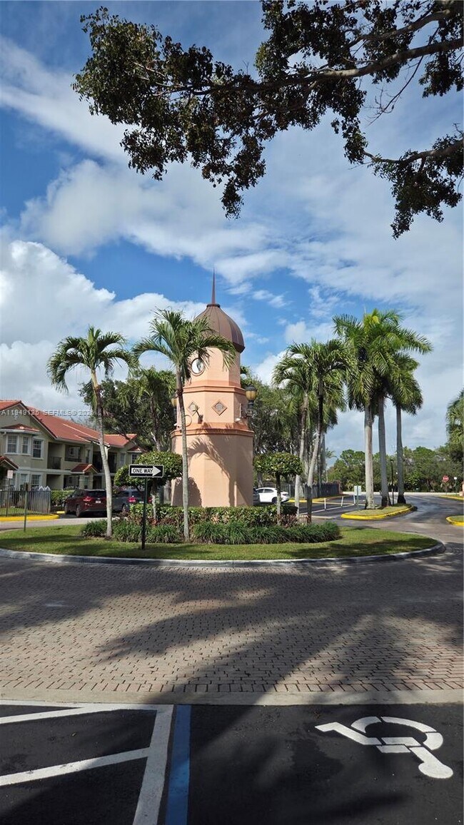 Building Photo - 2101 Belmont Ln