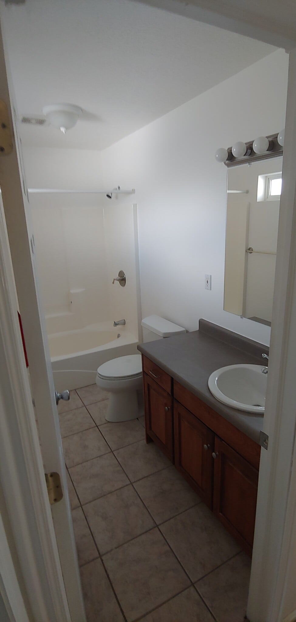 Building Photo - 936 Meadowbrook Dr