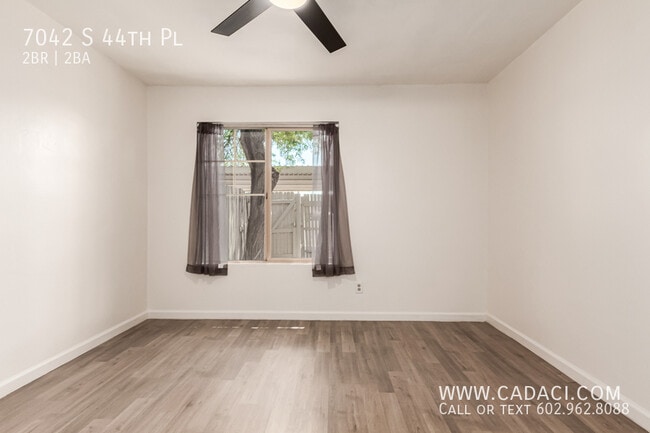 Building Photo - 7042 S 44th Pl