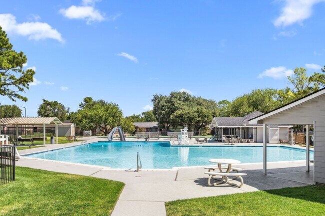 Building Photo - 10231 Gulfstream Ln