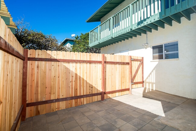 Building Photo - 1908 Broadway St