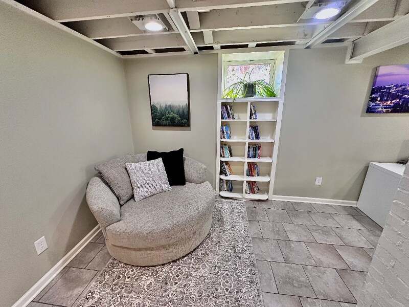 Building Photo - 8106 Jarboe St