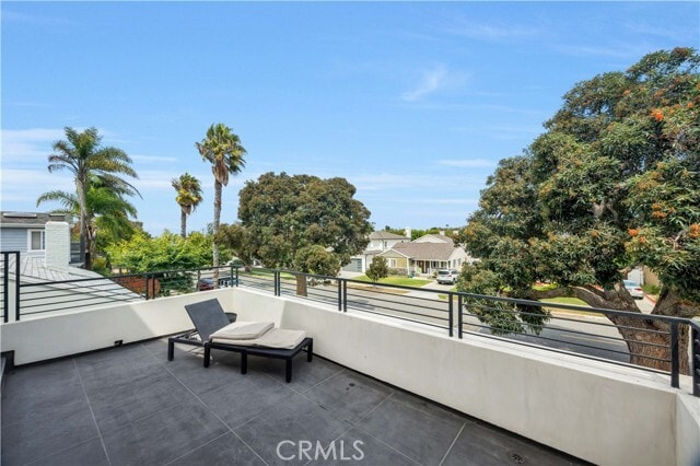 Building Photo - 332 Avenue E