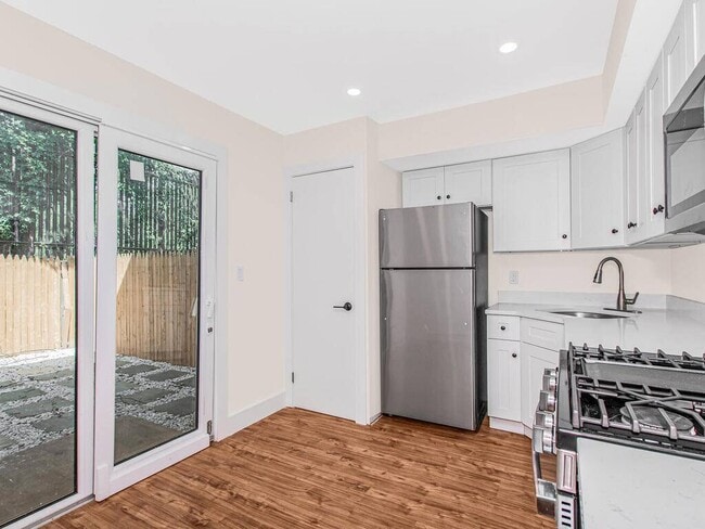 Building Photo - 22 Betty Ct