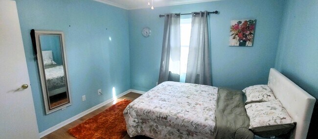 Building Photo - 1132 SE Oriental Ave