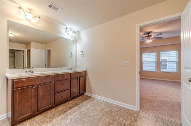 Building Photo - 2139 Baywood Tree Ln SW