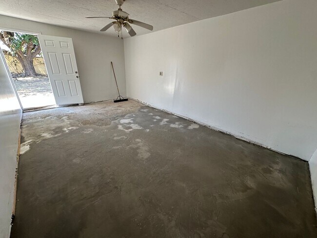Building Photo - 1360 Delta Rd