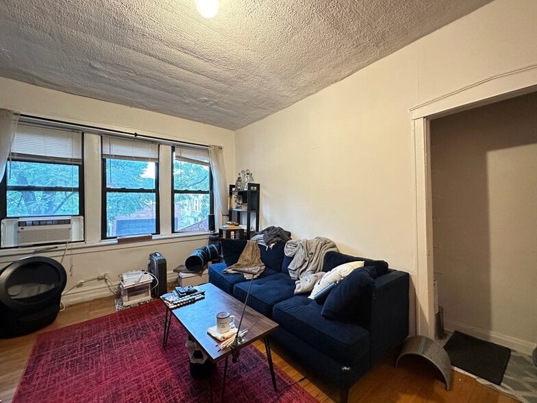 Building Photo - 2919 W McLean Ave