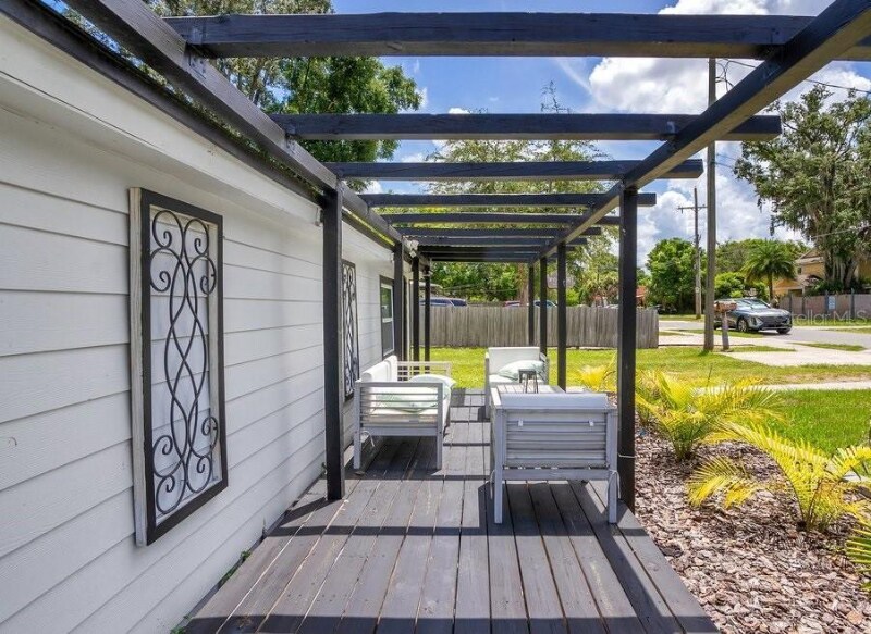 Building Photo - 2907 E Washington St