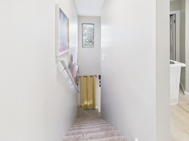 Building Photo - 309 Olympia Ct