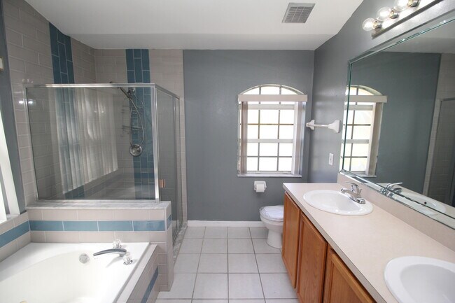 Building Photo - 709 Rostock Cir NW