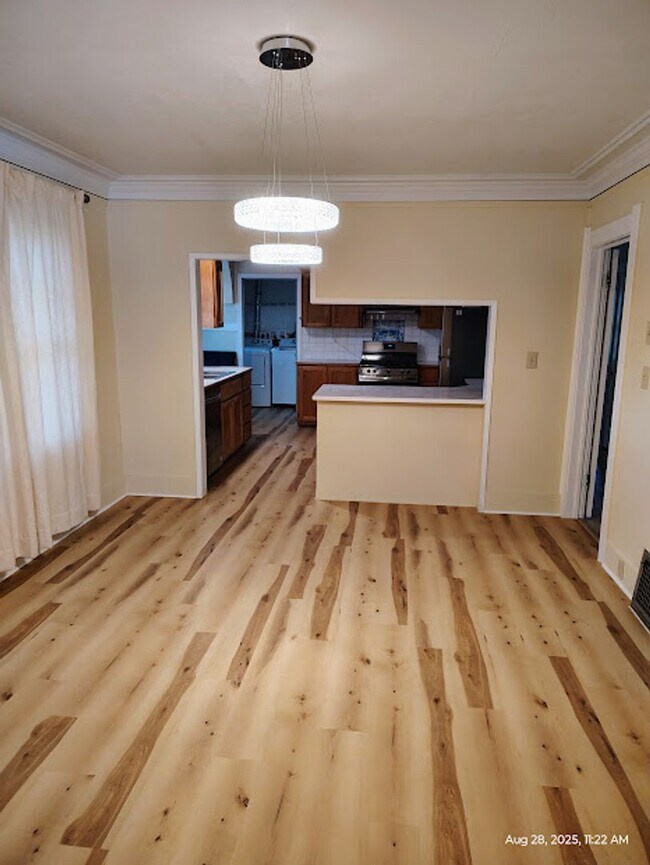 Building Photo - PM-0000