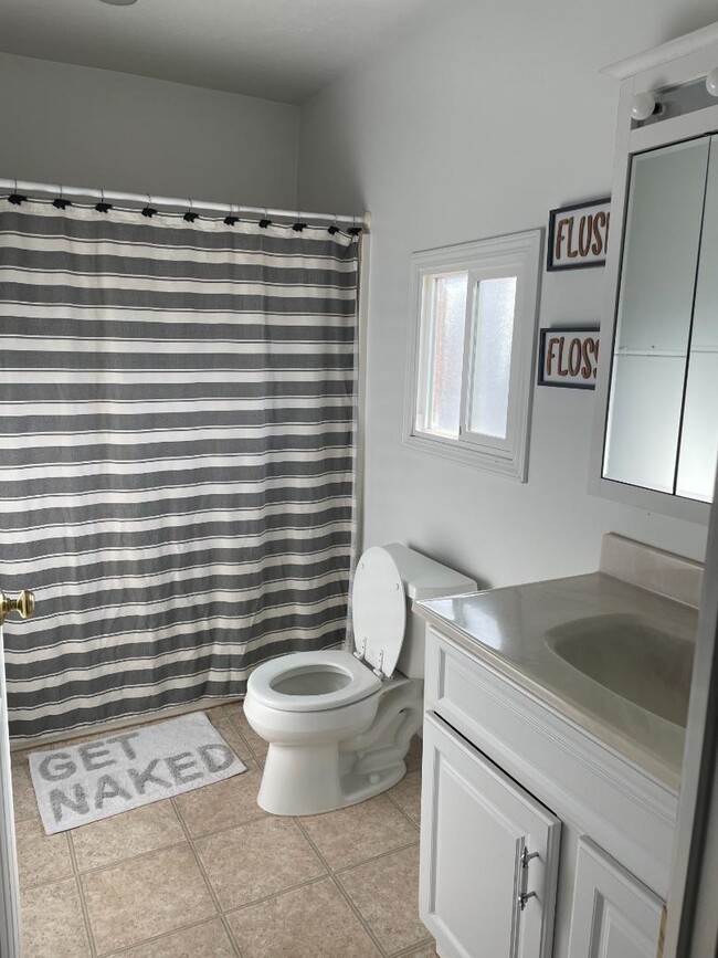 Building Photo - 113 Wyoming State Hwy 233