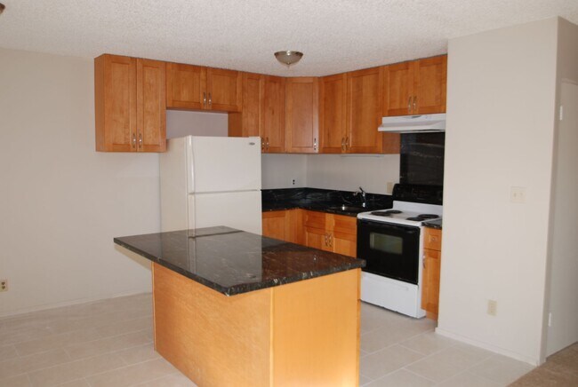 Building Photo - 1219-1219 Kuokoa St