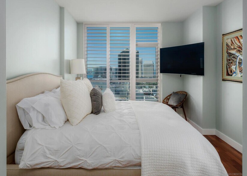 Building Photo - 325 Seventh Ave