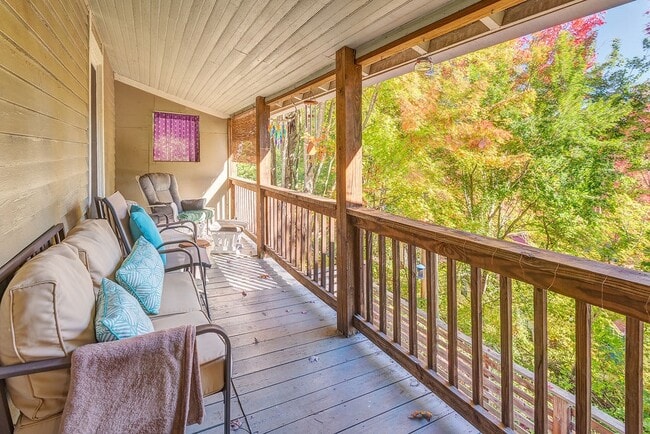 Building Photo - 24 Jefferson Dr