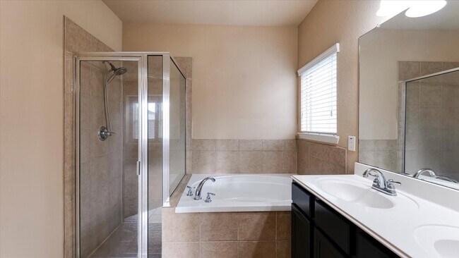 Building Photo - 5506 Casa Calvet Dr