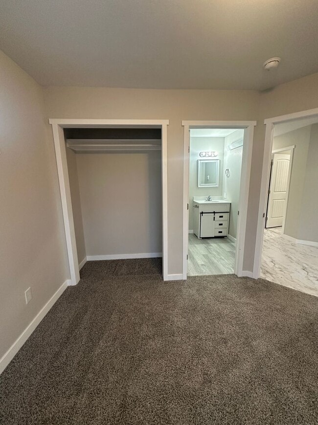 Building Photo - Brand New & Adorable 2 Bedroom, 2 Bathroom Unit in Saint Anthony! ($200 OFF OF FIRST MONTHS RENT!!!)