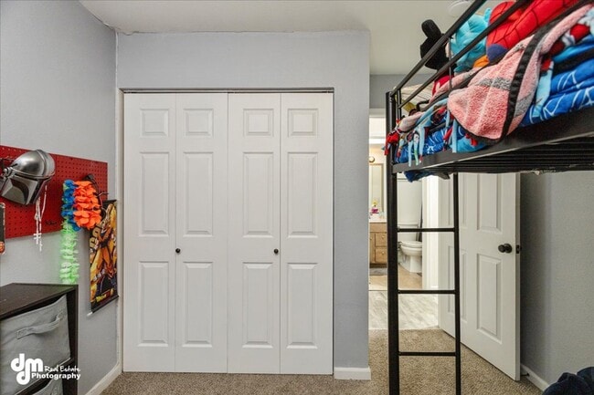 Building Photo - Cozy 3 bedroom 2 bath home w/ fully fenced...