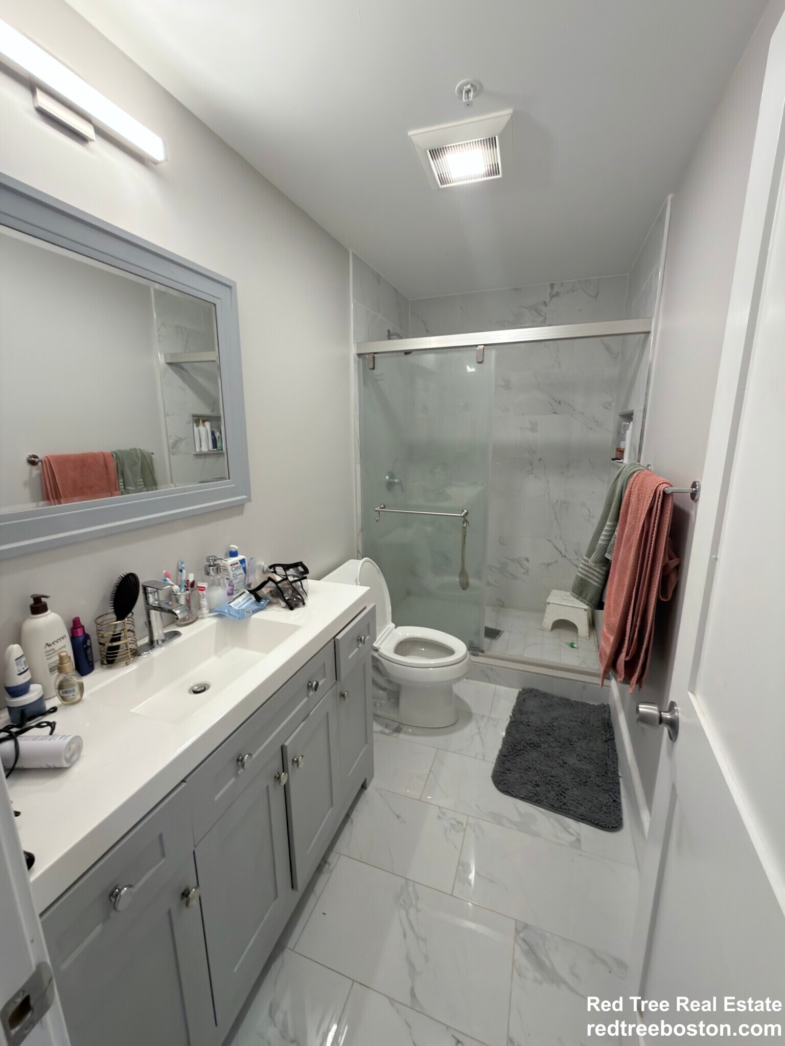 Building Photo - 156 Hillside St