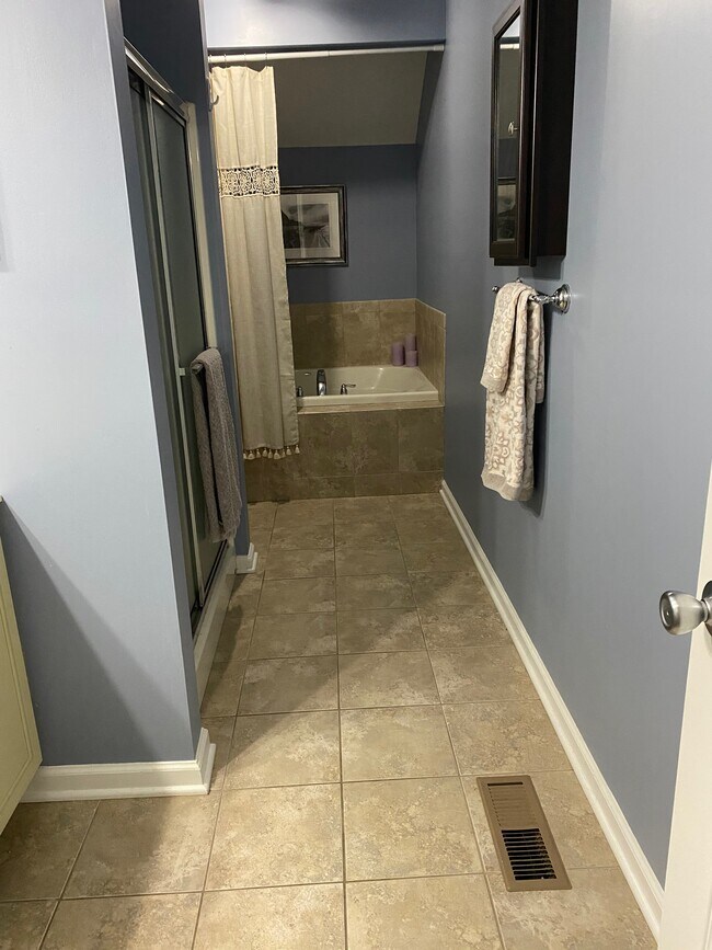 Building Photo - 30 Millbrook Court