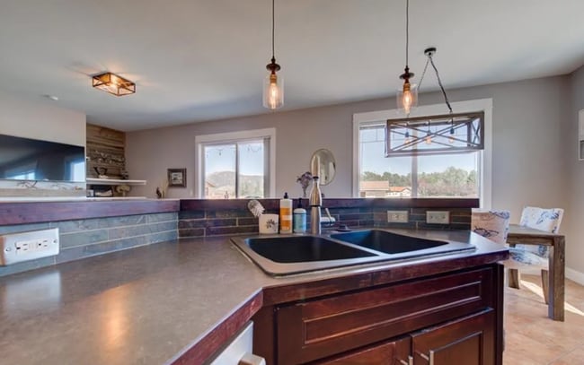 Building Photo - Charming 5-Bedroom Family Home for Rent in...