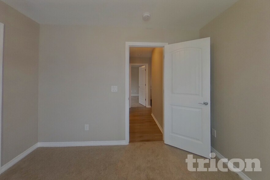 Building Photo - 6748 Lamine Dr