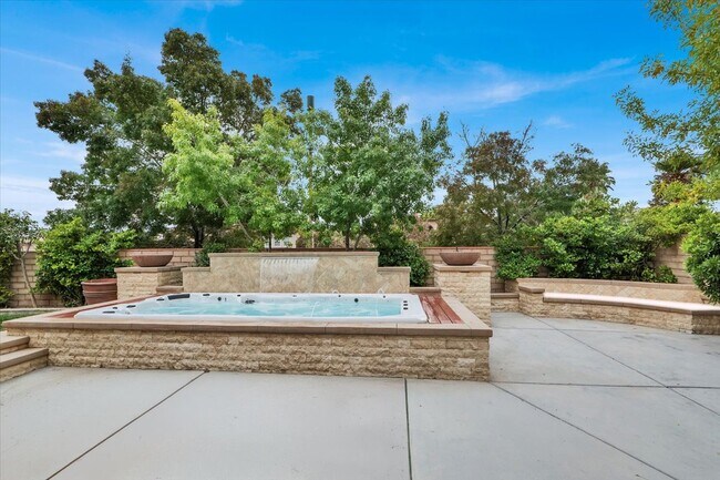 Building Photo - 12057 La Palmera Ave