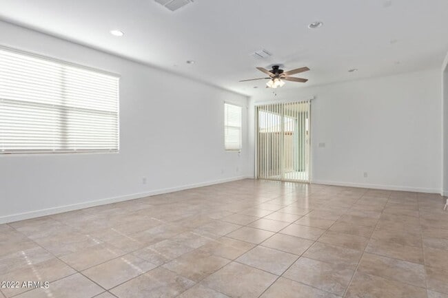 Building Photo - 19350 W Highland Ave