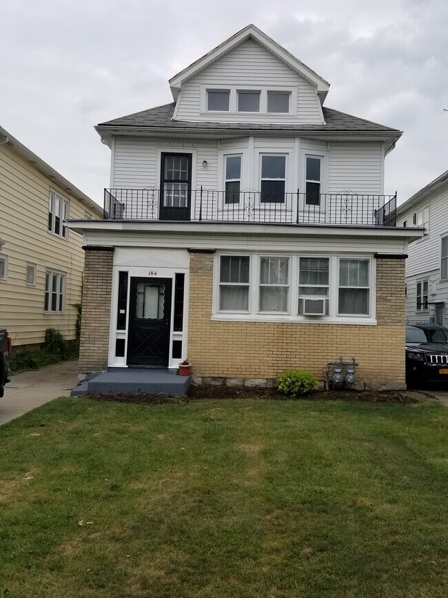 Primary Photo - 184 Lovering Ave