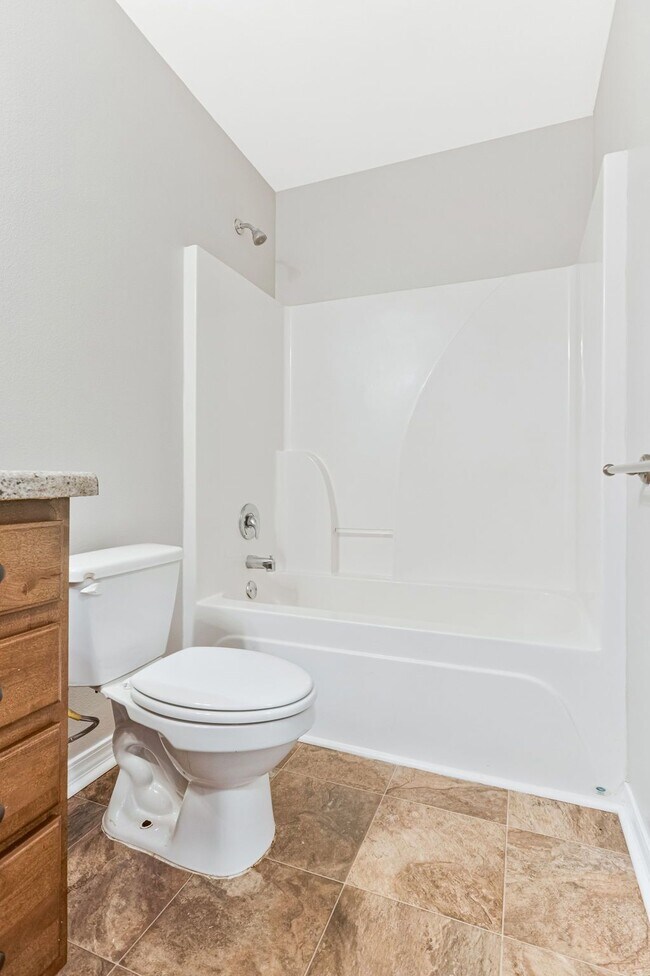 Building Photo - 5441 Pescara Dr