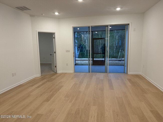 Building Photo - 624 Farmfield Dr