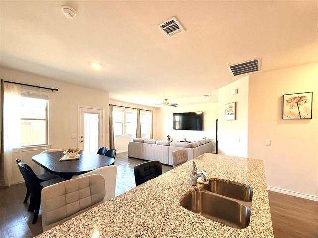 Building Photo - 7212 Seton Pl