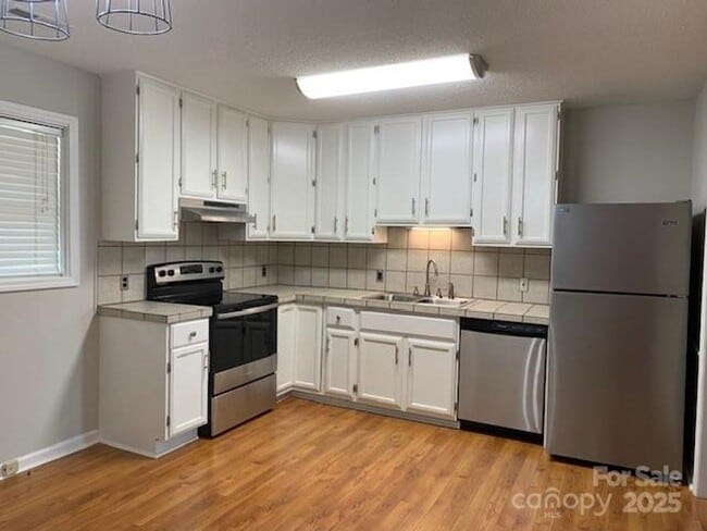 Building Photo - Move-In Ready 3 Bed, 2 Bath Home in Lenoir!