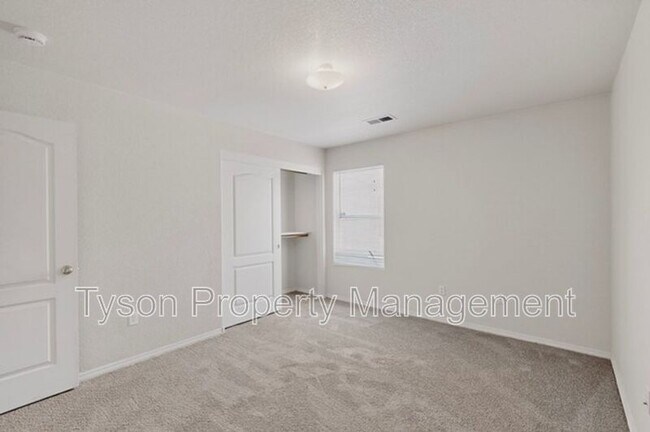 Building Photo - 9012 Sandy Spring Ave SW