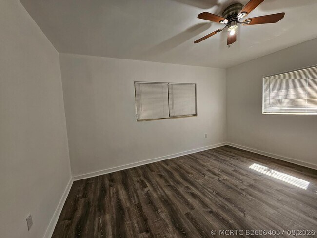 Building Photo - 1732 SW 21st Ter