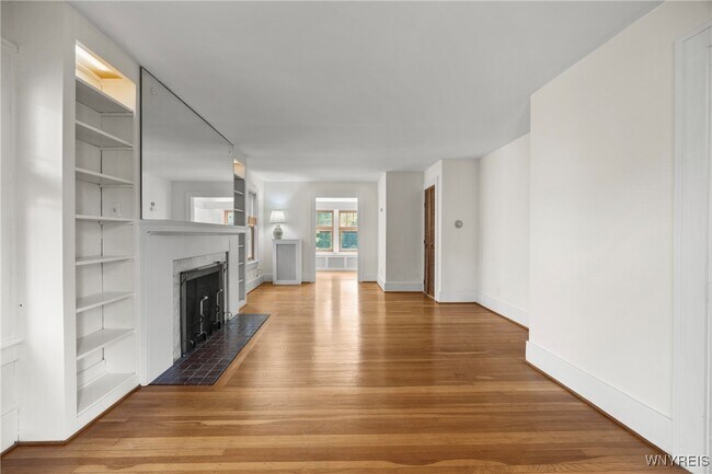 Building Photo - 179 Admiral Rd