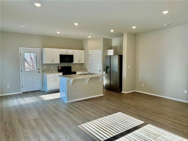 Building Photo - 6823 Devotion St