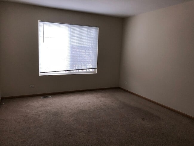 Building Photo - 3170 Cambria Ct