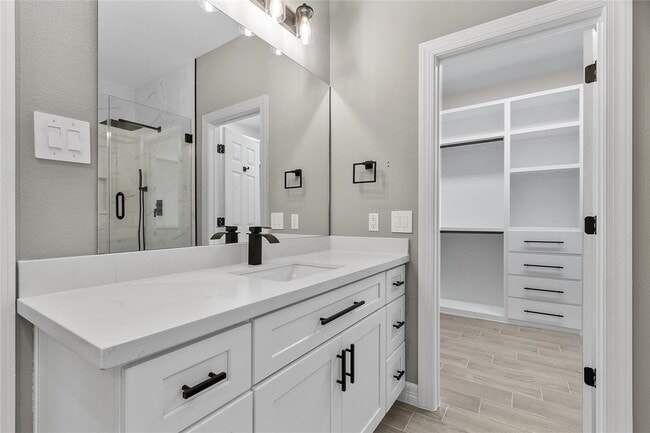 Building Photo - 11193 Wildwood Ln