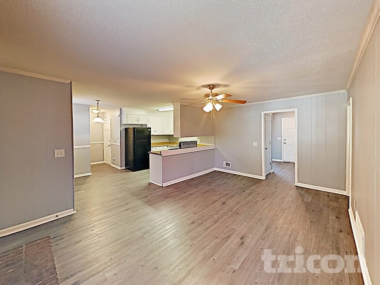 Building Photo - 3213 Woodsen Cir