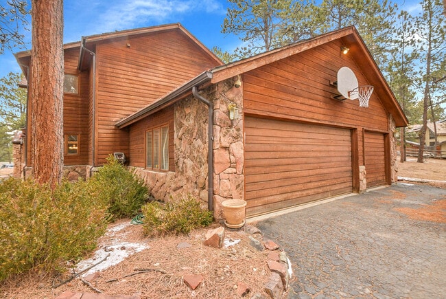 Building Photo - 29604 Canterbury Cir