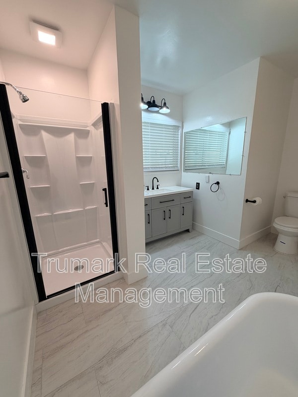 Building Photo - 729 South St