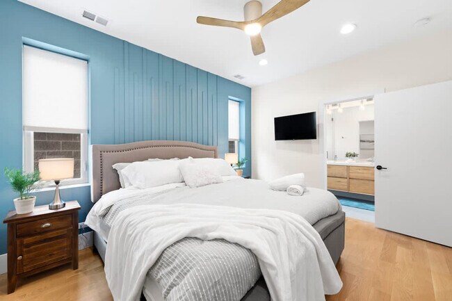 Building Photo - 2110 W Washington Blvd