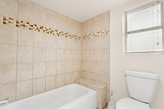 Building Photo - 7309 W Canterbury Dr