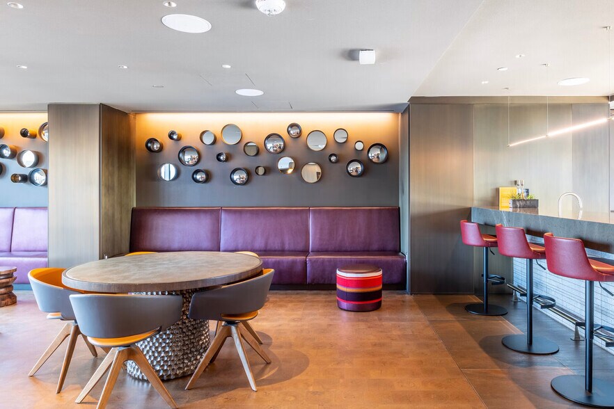 Building Photo - 949 1st St SE