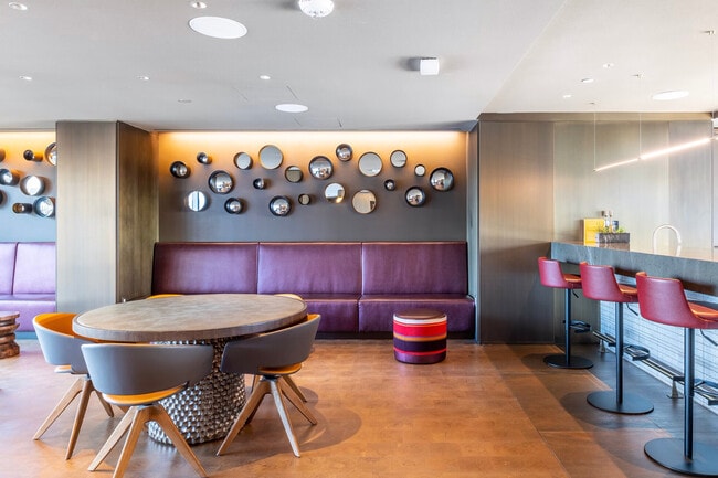 Building Photo - 949 1st St SE