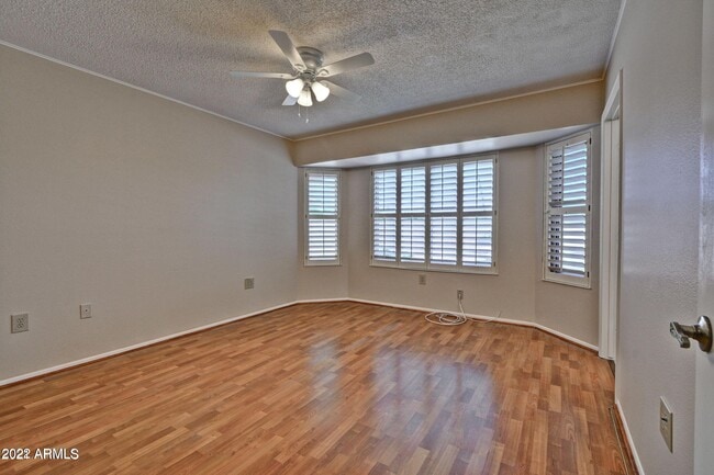 Building Photo - 14214 W Yosemite Dr
