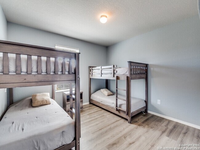 Building Photo - 11326 Babcock Bnd